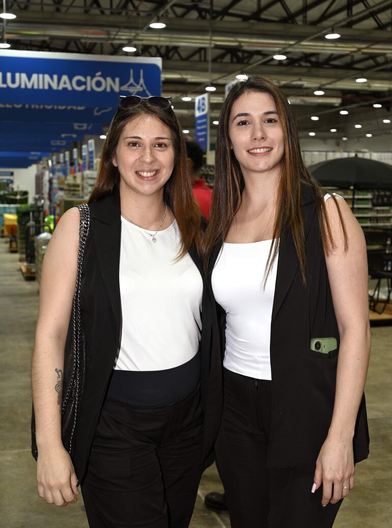 Sol Domínguez y Lourdes Celma.