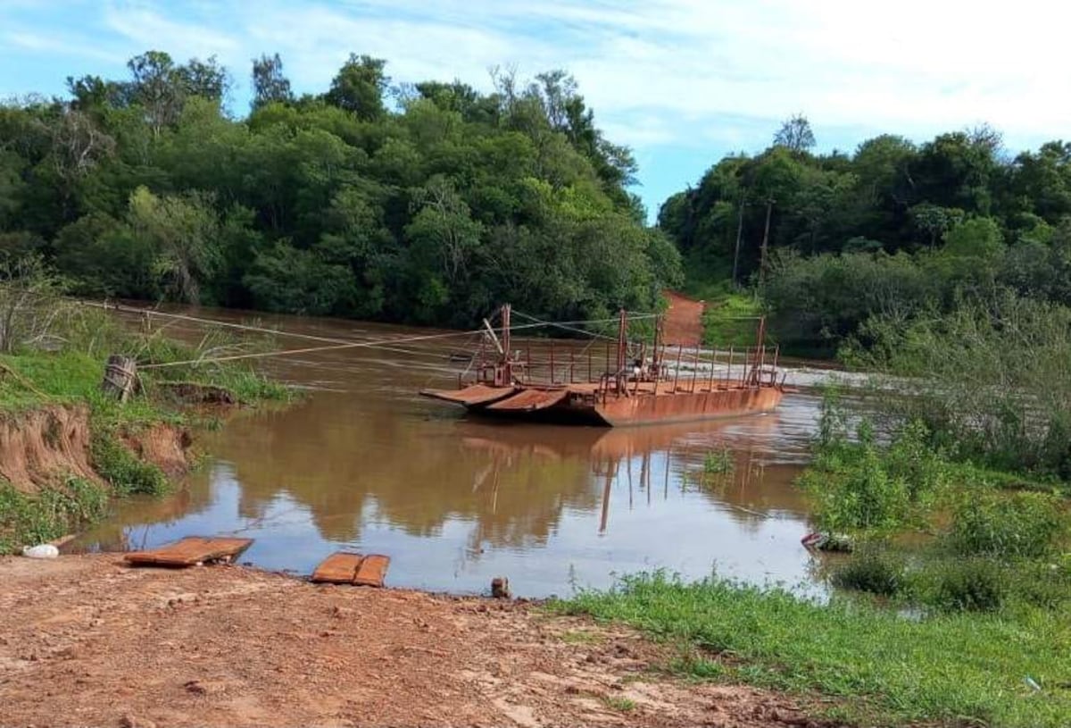 Tras amenaza de protesta, prometen reparar peligrosa balsa en Alto Paraná
