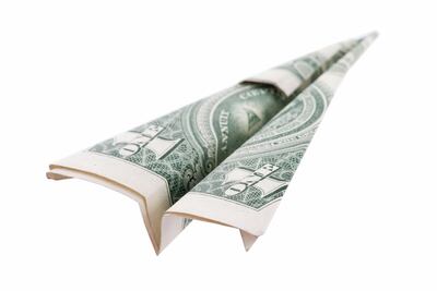 Avioncito hecho con un billete de un dólar