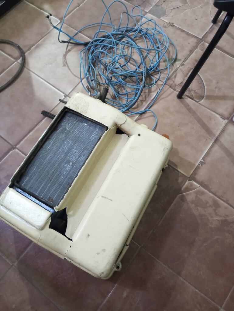 Compresor de aire de una de las ambulancias que fue recuperado por la Policía.