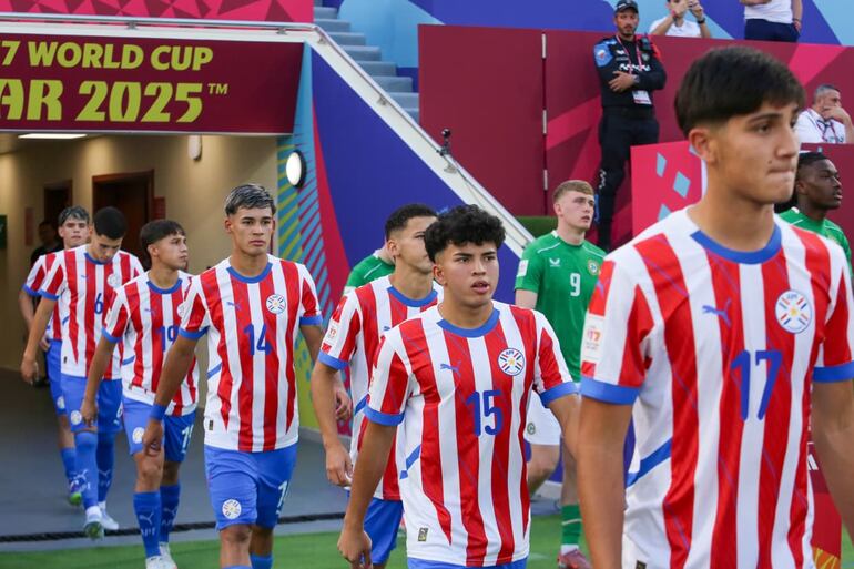 La selección paraguaya clasificó a los 16avos de final del Mundial Sub 17 Qatar 2025 después de empatar sin goles con Irlanda en la última fecha del Grupo J en la Cancha 5 del Aspire Zona, en Rayán, Qatar.