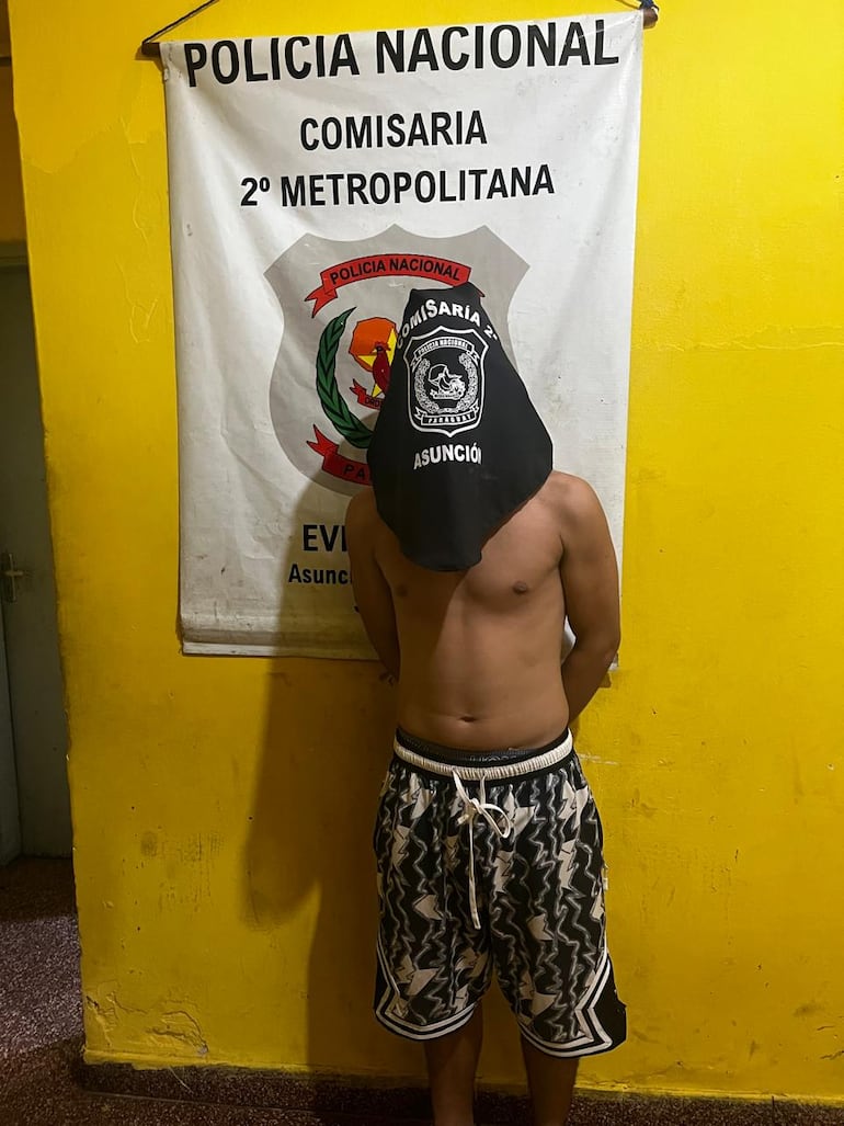Este joven fue aprehendido con droga en su poder durante los controles en el partido de Olimpia vs. Nacional.