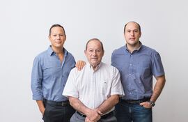 Ing. Christian Mezgolits, fundador y
vicepresidente; Ing. Carlos Mezgolits,
fundador y presidente y el Ing. Stephan
Mezgolits, vicepresidente de la compañía.