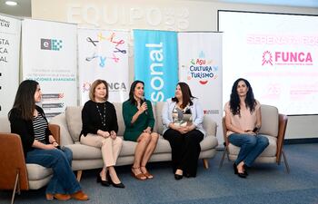 En Personal se presentó la “Serenata rosa 2025”.