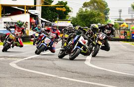 Pura adrenalina y gran emoción se vivieron en la jornada de moto velocidad del pasado sábado en Ñu Guasu.