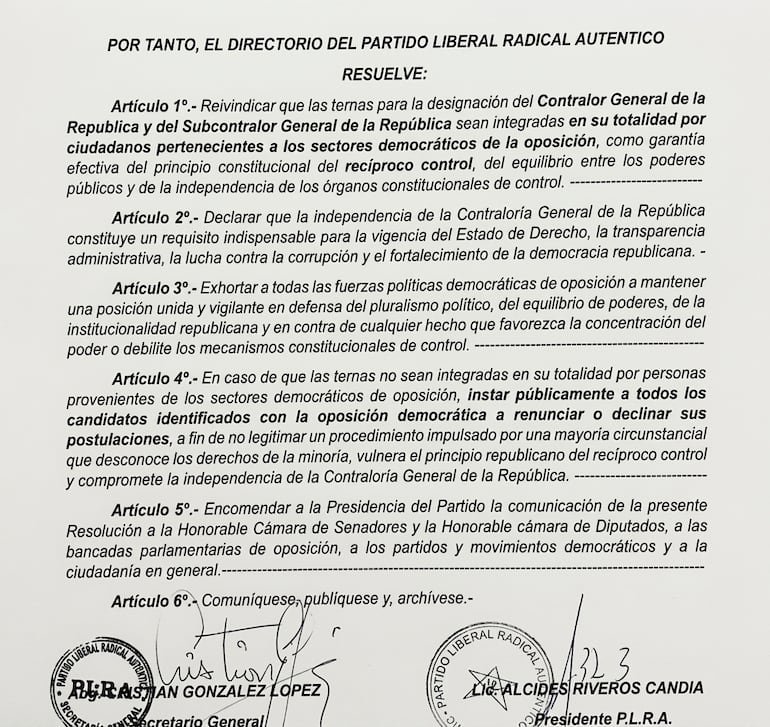Liberales que votaron a favor de Camilo Benítez.