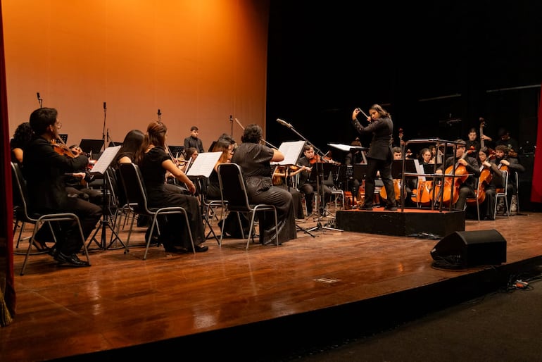 La Orquesta  Ipu Paraguay tendrá hoy doble dirección femenina y presentará nuevas obras.