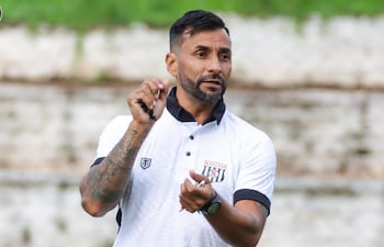 Julio César Irrazábal León, entrenador del Deportivo Santaní.