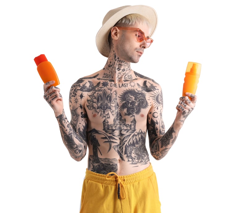 Hombre tatuado.