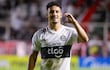El paraguayo Fernando Cardozo, futbolista de Olimpia, celebra un gol en el partido frente a Barracas Central por la fecha 4 del Grupo D de la Copa Sudamericana 2026 en el estadio Florencio Solá, en Banfield, Provincia de Buenos Aires, Argentina.