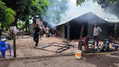 Un incendio parcial se rehgistró en la mañana de este domingo en la compañía Tuyucué, distrito de Humaitá.La vivienda afectada pertenece a Juan Evangelista Alvarenga Barrios-