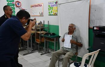 Unas 500 personas de seis compañías de la ciudad de Capiatá fueron recibieron sus cédulas de identidad.