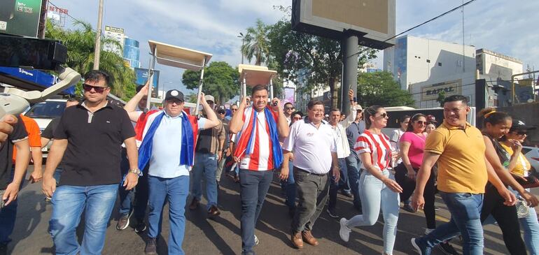 Los manifestantes marcharon por las principales avenidas de la ciudad.