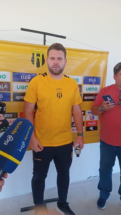 Ariel Sebastián Galeano Arce (29 años), presentado oficialmente como nuevo entrenador de Guaraní.