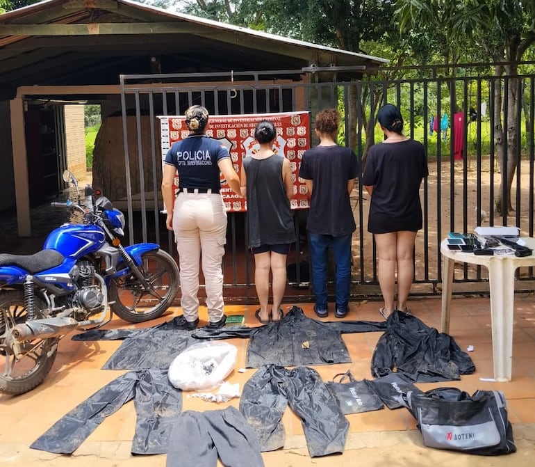 Detienen a tres hermanas por una extorsión millonaria en Coronel Oviedo