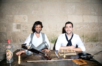 Jorge Arribas y Diego Galaz conforman el dúo español Fetén Fetén, que presentará su propuesta de música instrumental en Asunción.