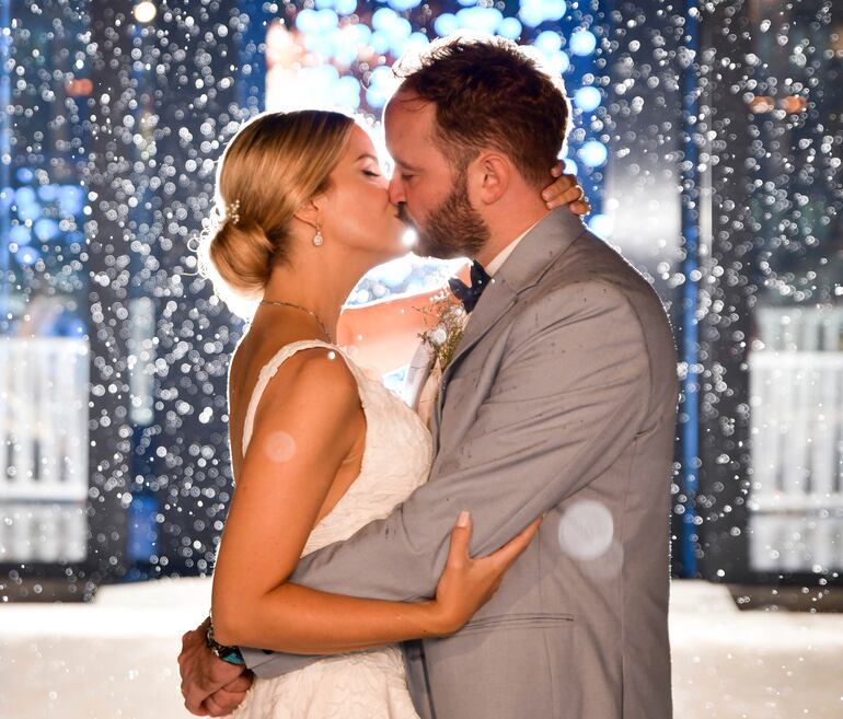 Camila Acedo y José Soler en la pista de baile. 