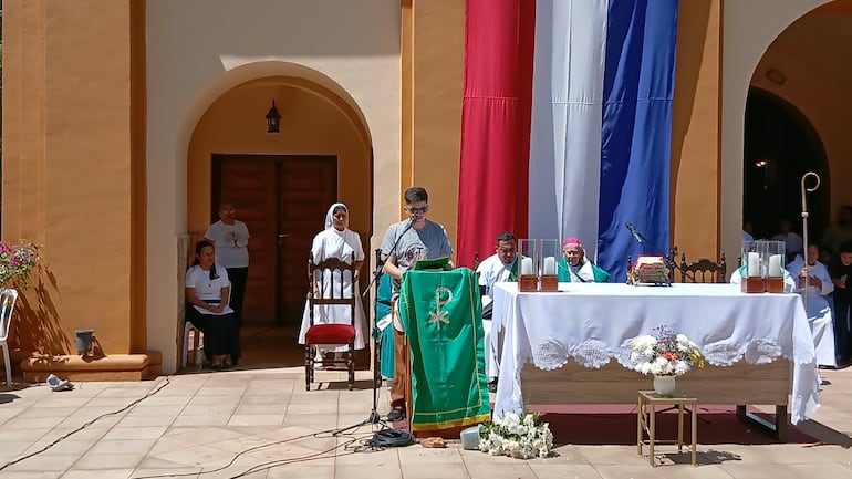 El coordinador  Diosesano de la Pastoral de Juventud de la Diócesis de San Lorenzo, Matías Barrios compartió con todos los presentes el manifiesto de los jóvenes.