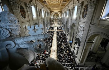 Imponente la iglesia de San Juan de Lateran, en Roma.