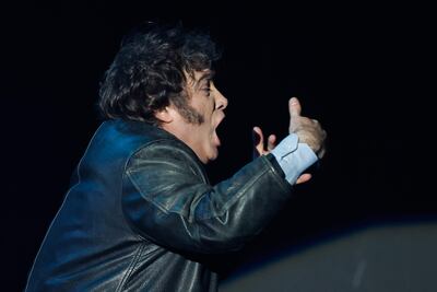 El presidente de Argentina, Javier Milei, habla en el lanzamiento de su libro ‘Capitalismo, socialismo y la trampa neoclásica’ este miércoles, en el estadio Luna Park, en Buenos Aires.