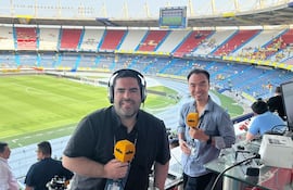 El Cardinal Deportivo presente en el Metropolitano de Barranquilla para Colombia vs. Paraguay.