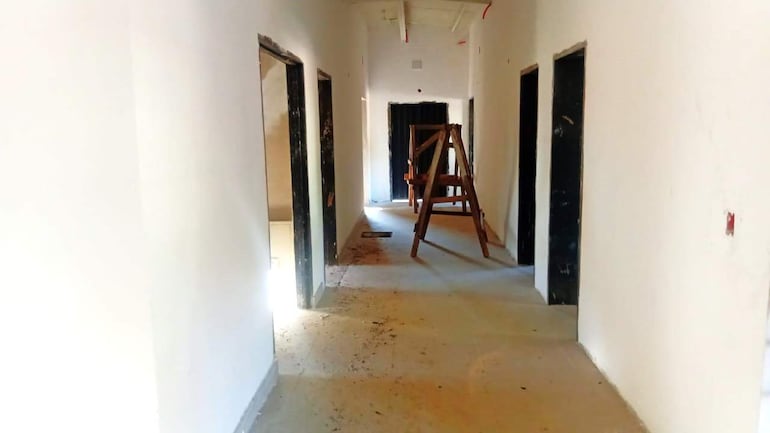 La obra de la USF en la Colonia César Barrientos habría iniciado en 2022 y fue abandonada por dos empresas.
