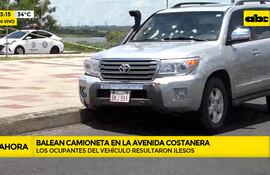 Video: Ocupantes de la camioneta resultaron ilesos