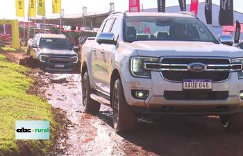 Camioneta Ford Ranger Pickup de Tape Ruvicha en la feria Innovar