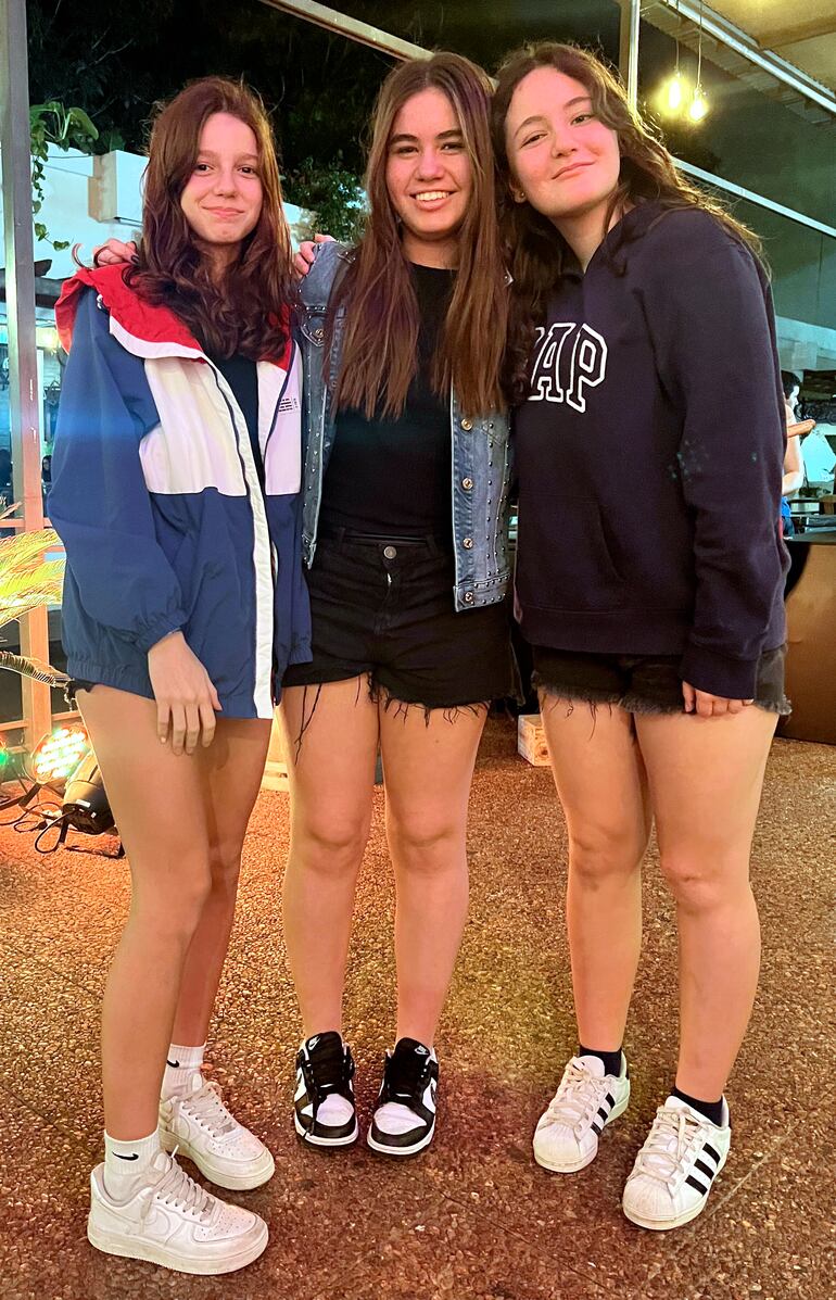 Malena Monges, Sofia Appleyard y Victoria Rivera.
