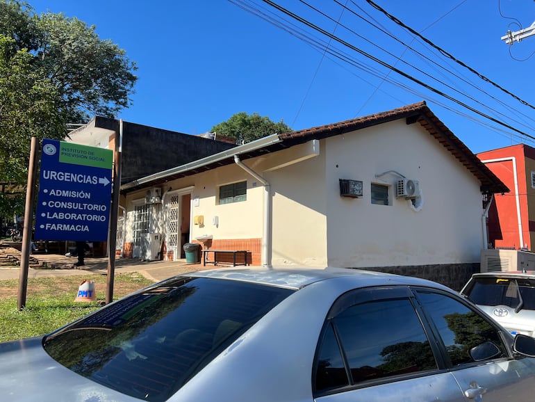 El Instituto de Previsión Social (IPS) de Caacupé se encuentra ubicado en el barrio Centro de la ciudad, a metros de la Municipalidad local.
