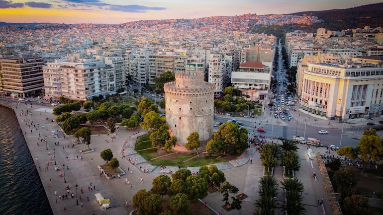 Vista aérea de la Torre Blanca de Tesalónica en Grecia.