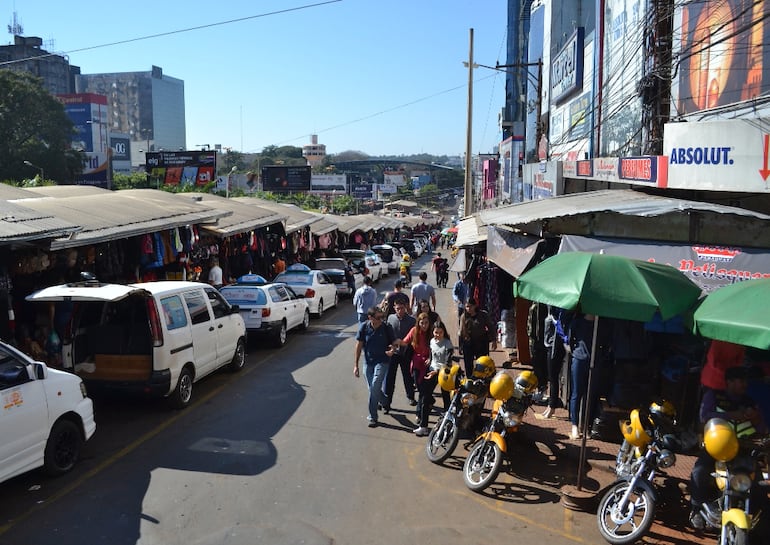 La administración del clan cartista Zacarías-McLeod ocultó datos de mesiteros del Ciudad del Este. Ahora harán un censo.