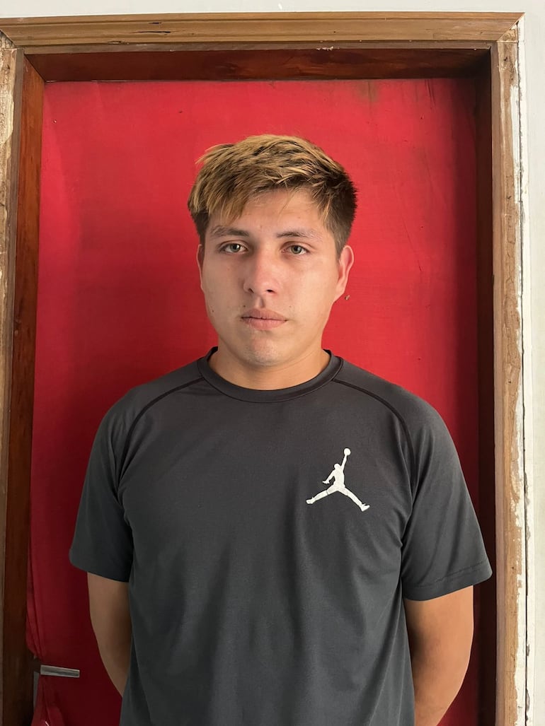 Detenidos por robo de moto vendían chipas.