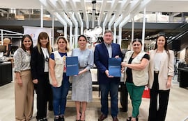 Equipos de Sueñolar y la Secretaría Nacional de Turismo (Senatur).