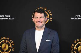 Exarquero de España y Real Madrid, Iker Casillas, víctima del robo de relojes de lujo de su casa, cuyos sospechosos son su empleada doméstica, una paraguaya de nombre Lilian y el marido de la misma, un guardia de seguridad de nombre Juan Carlos.