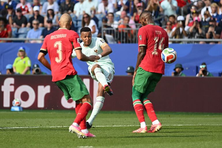 Kylian Mbappé de Francia anota el primer gol de su equipo durante el partido de cuartos de final de la Copa Mundial de la FIFA 2026 entre Francia y Marruecos en el Boston Stadium, en Foxborough, Massachusetts.