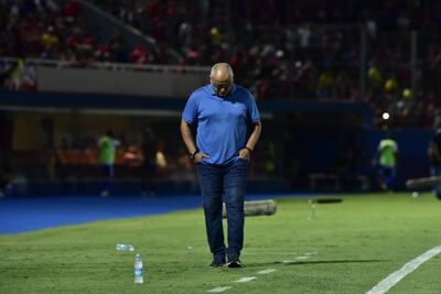 Francisco Arce, técnico de Cerro Porteño, durante el choque contra Sportivo Ameliano por la primera fecha del torneo Apertura 2023 del fútbol paraguayo.