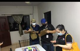 Los intervinientes en la vivienda del abogado Ángel Erico Ramírez.