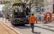 Imagen de referencia de hombres trabajando en sobre la avenida Mariscal López.