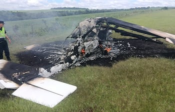 La avioneta fue encontrada completamente incendiada en una zona al sur de Alto Paraná.