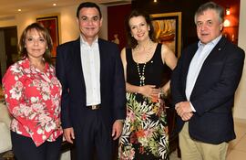 Adriana de Ramírez, el canciller nacional, Rubén Ramírez Lezcano; ministra de Relaciones Exteriores de Argentina, Diana Elena Mondino; y Omar Peganini, ministro de Relaciones Exteriores del Uruguay.