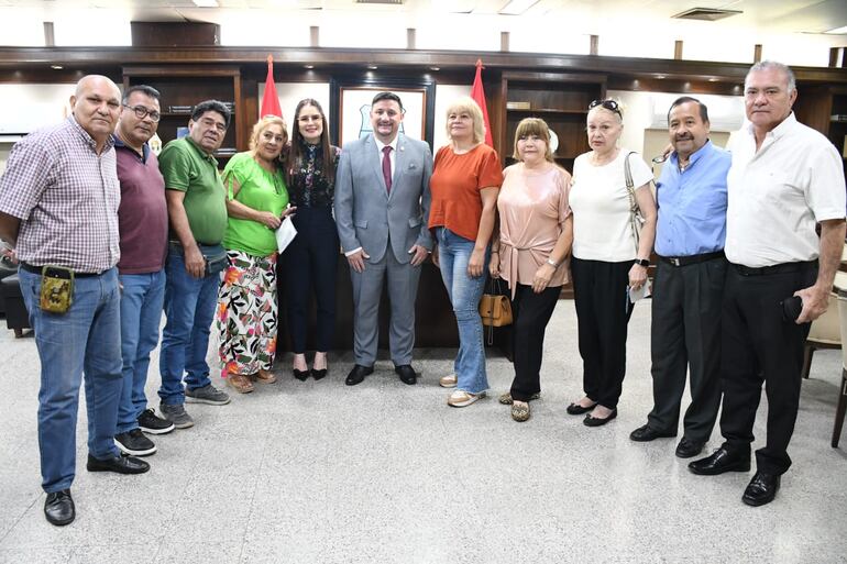 Arturo Almirón (ANR-disidente) también prometió la aprobación del préstamo para el pago de la deuda de la Municipalidad a la Caja Municipal.