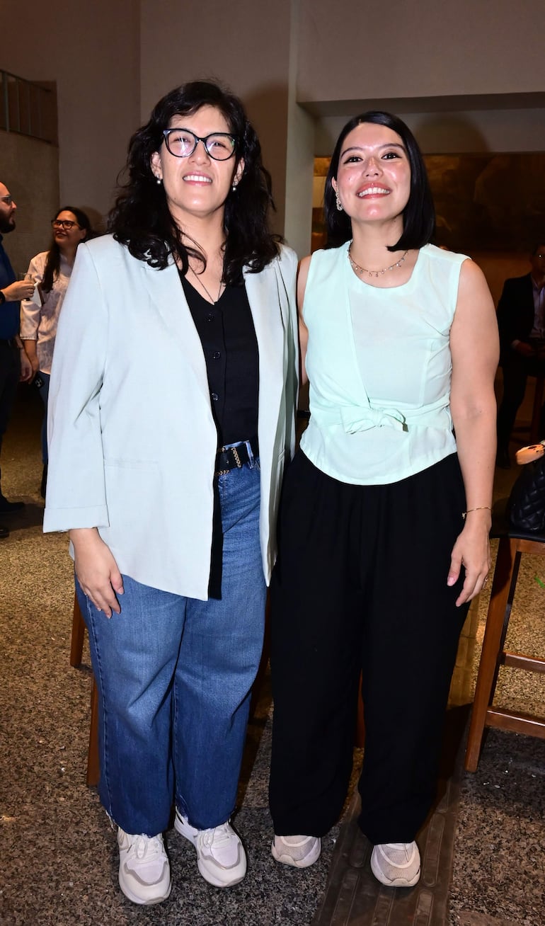 Maribel Mercado junto con Magalí Rojas.