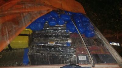 Tras un operativo realizado en Canindeyú, agentes lograron incautar un camión cargo de presunta marihuana.