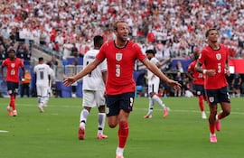 Harry Kane (#9) de Inglaterra, fue una de las figuras de la victoria inglesa ante los panameños.