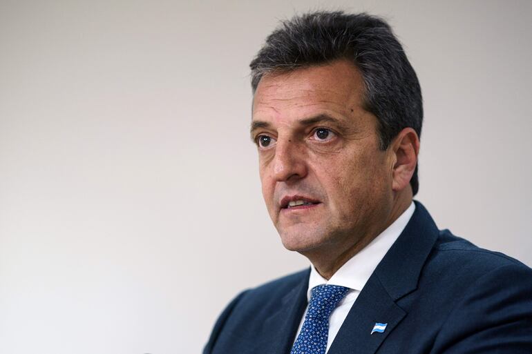 Sergio Massa, ministro de Economía de Argentina, se reunirá hoy con Santiago Peña para hablar de Yacyretá. EFE/EPA/WILL OLIVER