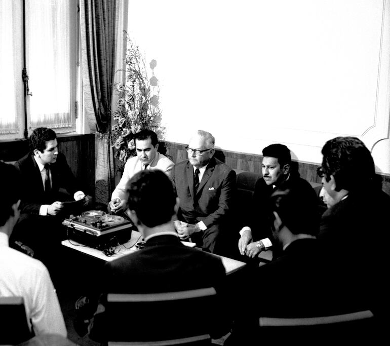 Reunión sobre el diferendo que surgió en 1970 entre el Banco Central del Paraguay y la Flota Mercante del Estado.