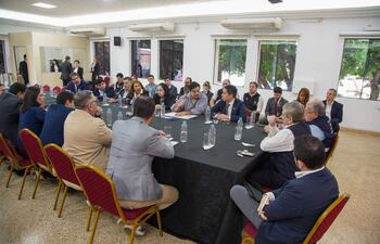 Opositores se reunieron con autoridades del TSJE (Gentileza).