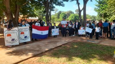 Precariedad obliga a paralizar actividades educativas y exigen construcción de aulas