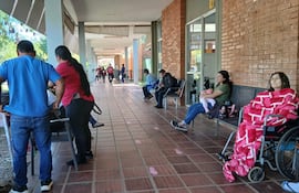 Pacientes del Incan expresaron su indignación y repudiaron lo que consideran un esquema que vulnera derechos básicos.
